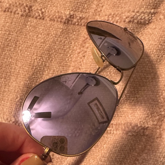 Ray-Ban Gold Aviator Sunglasses with Brown Case - Picture 5 of 5